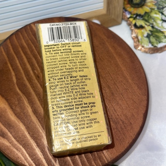 Eagle Duplex Grouping Receptacle 15A-125V - Ivory box has some wear - Picture 3 of 4